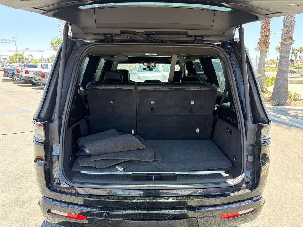 Used 2022 Black Jeep Series II image 21
