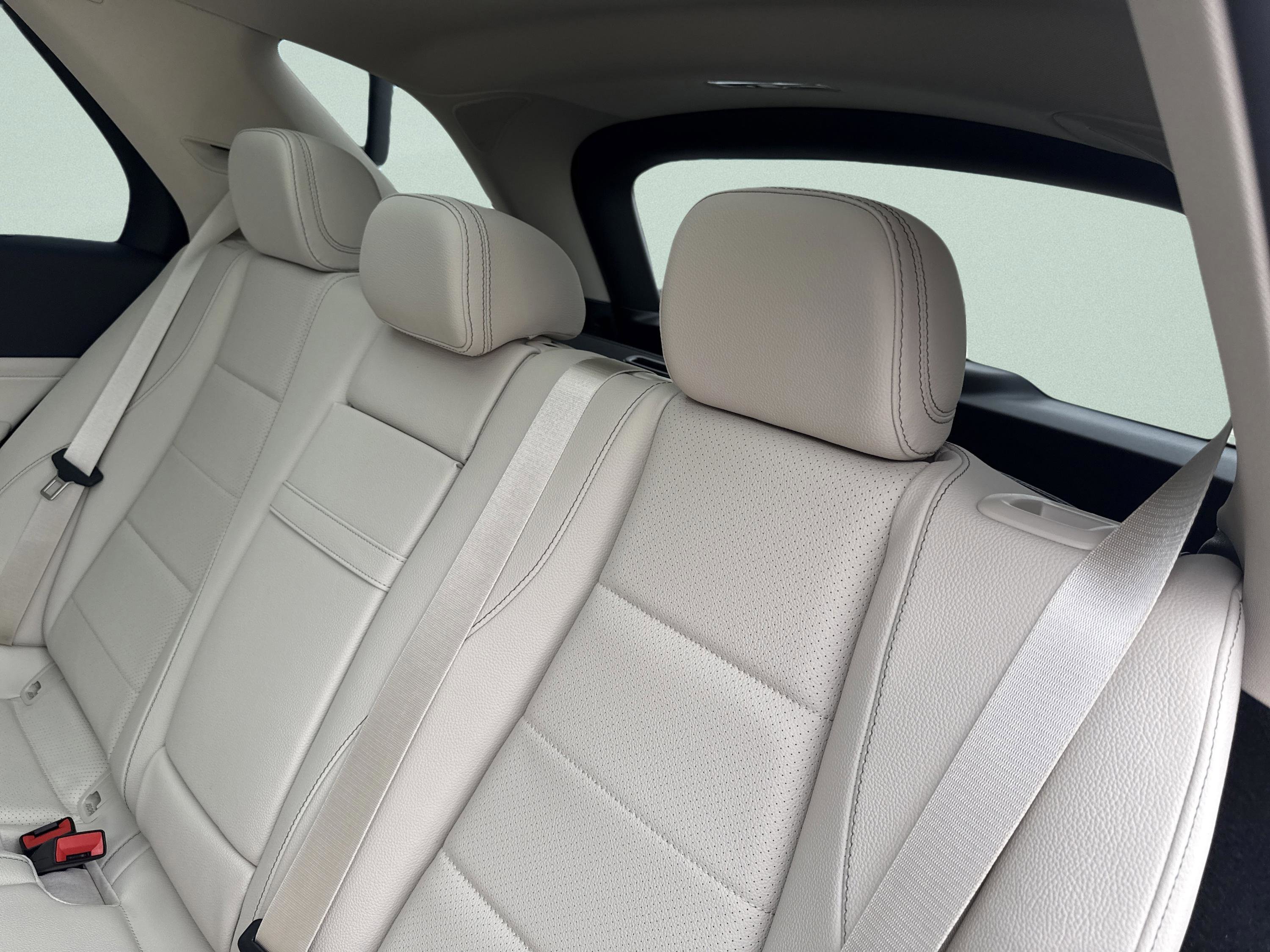 Certified Used 2026 Polar White Mercedes-Benz GLE 450 image 31