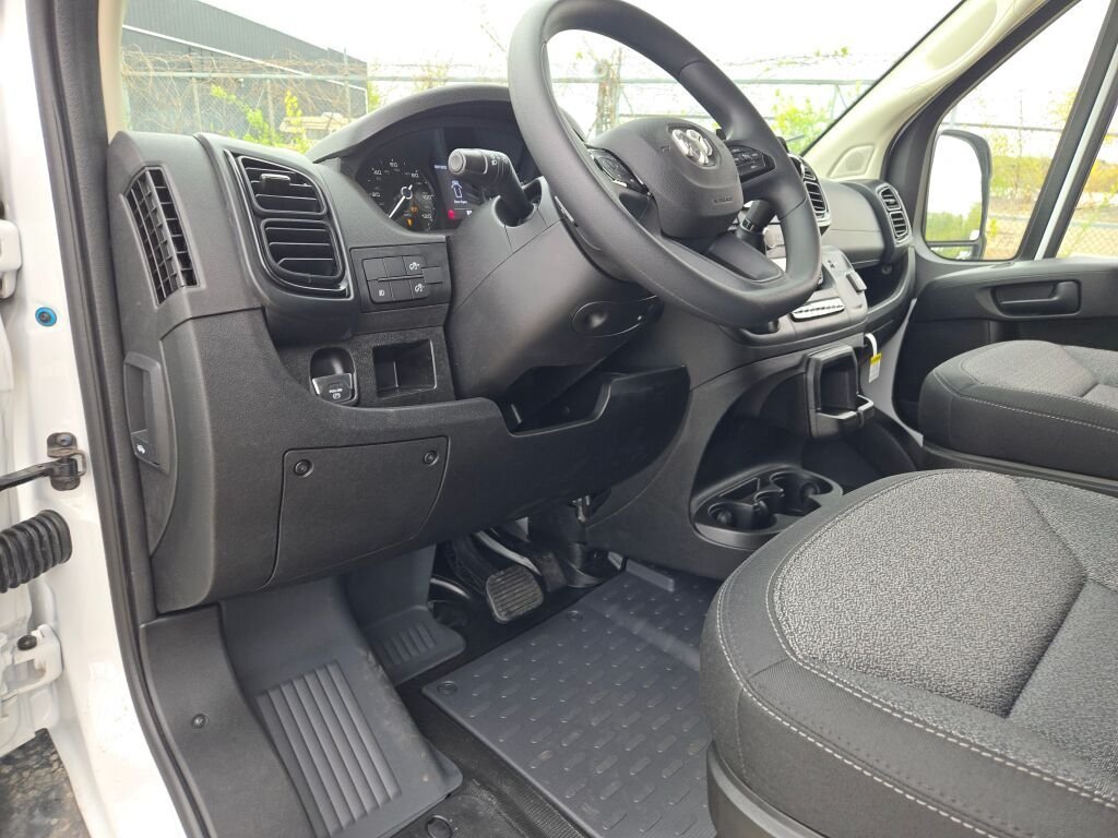 New 2026 Bright White Clearcoat RAM Base image 18
