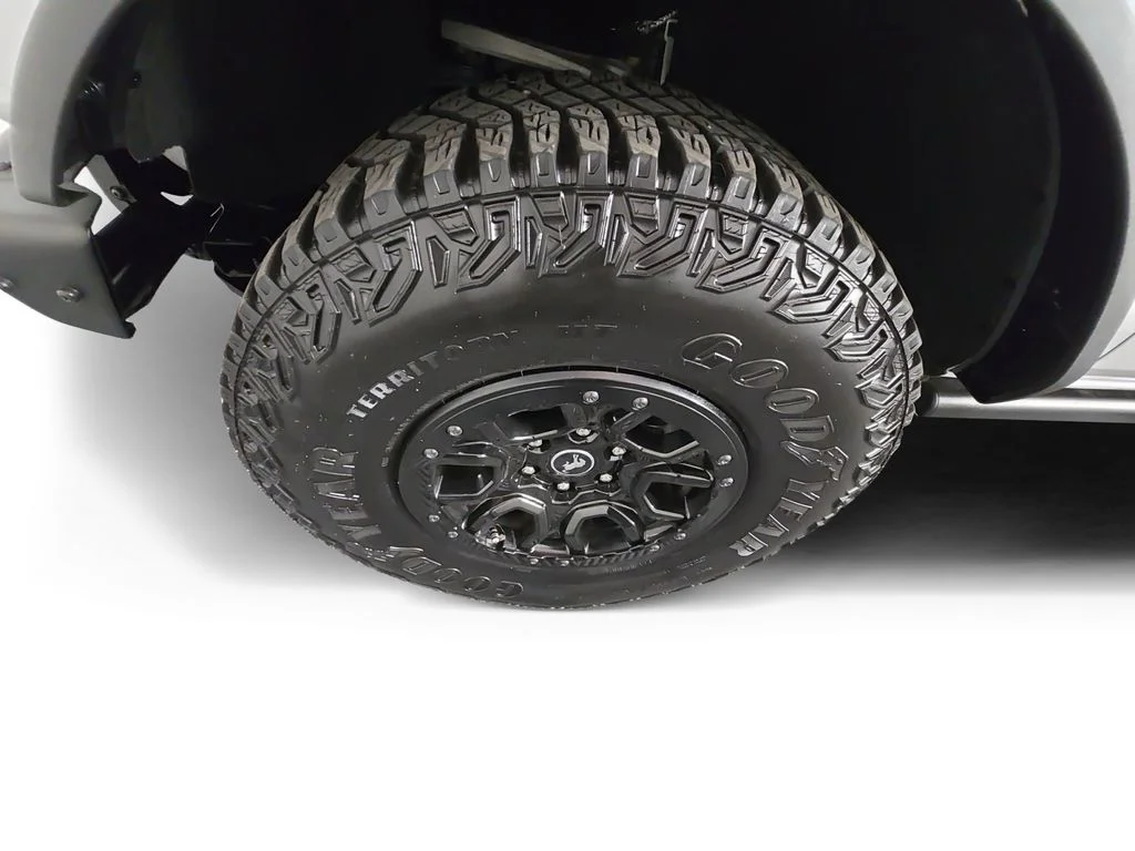 Used 2024 White Ford Wildtrak image 9