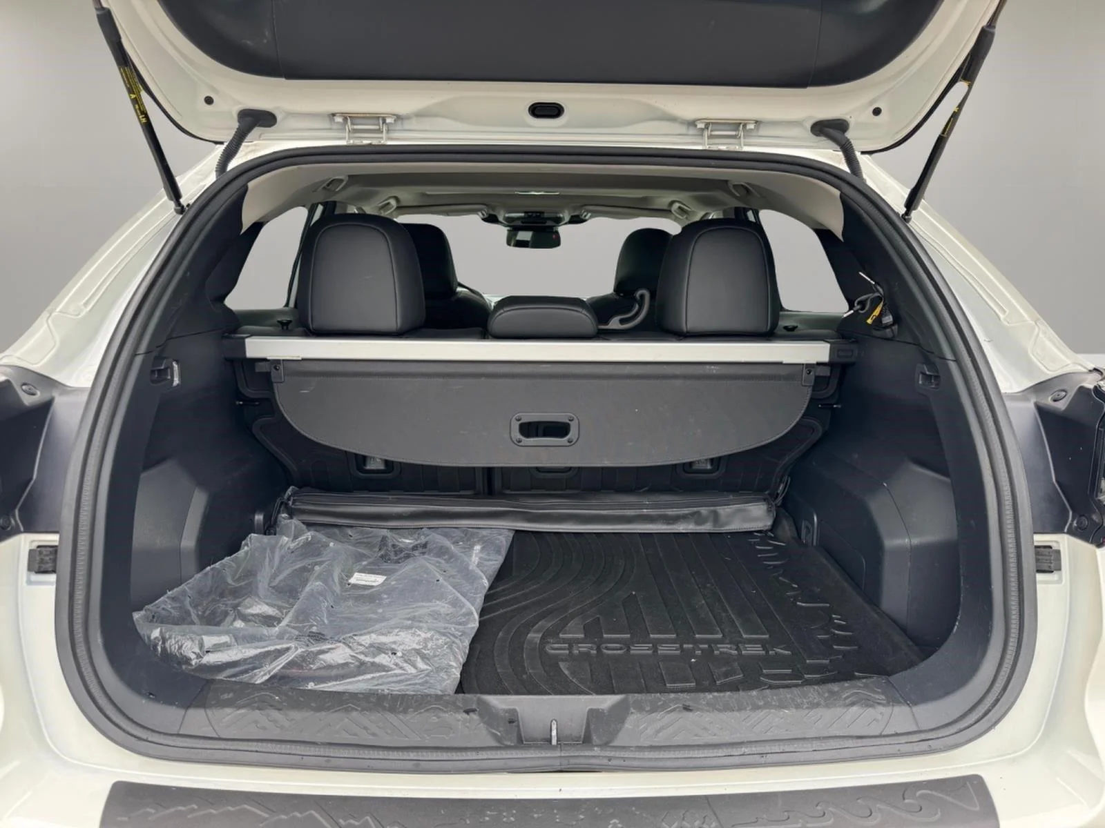 Used 2024 Crystal White Pearl Subaru Limited image 12