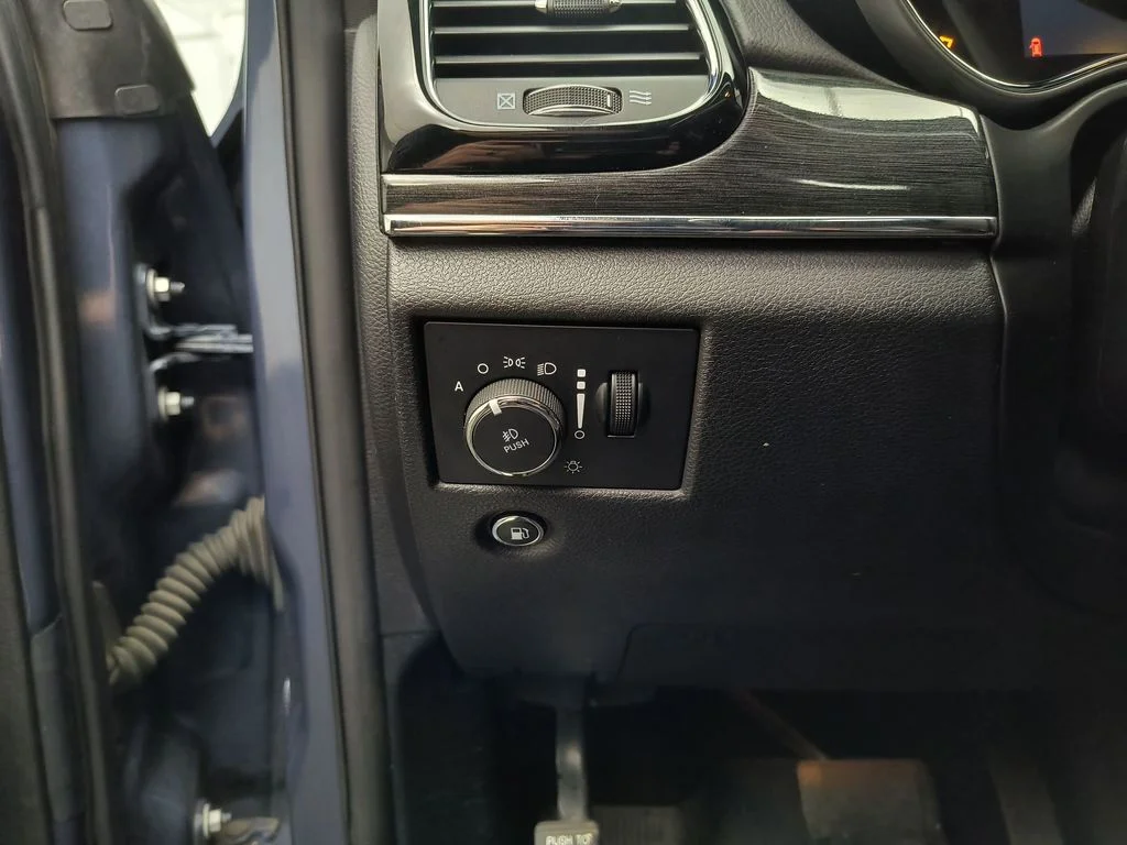 Used 2020 Slate Blue Pearlcoat Jeep Trailhawk image 16