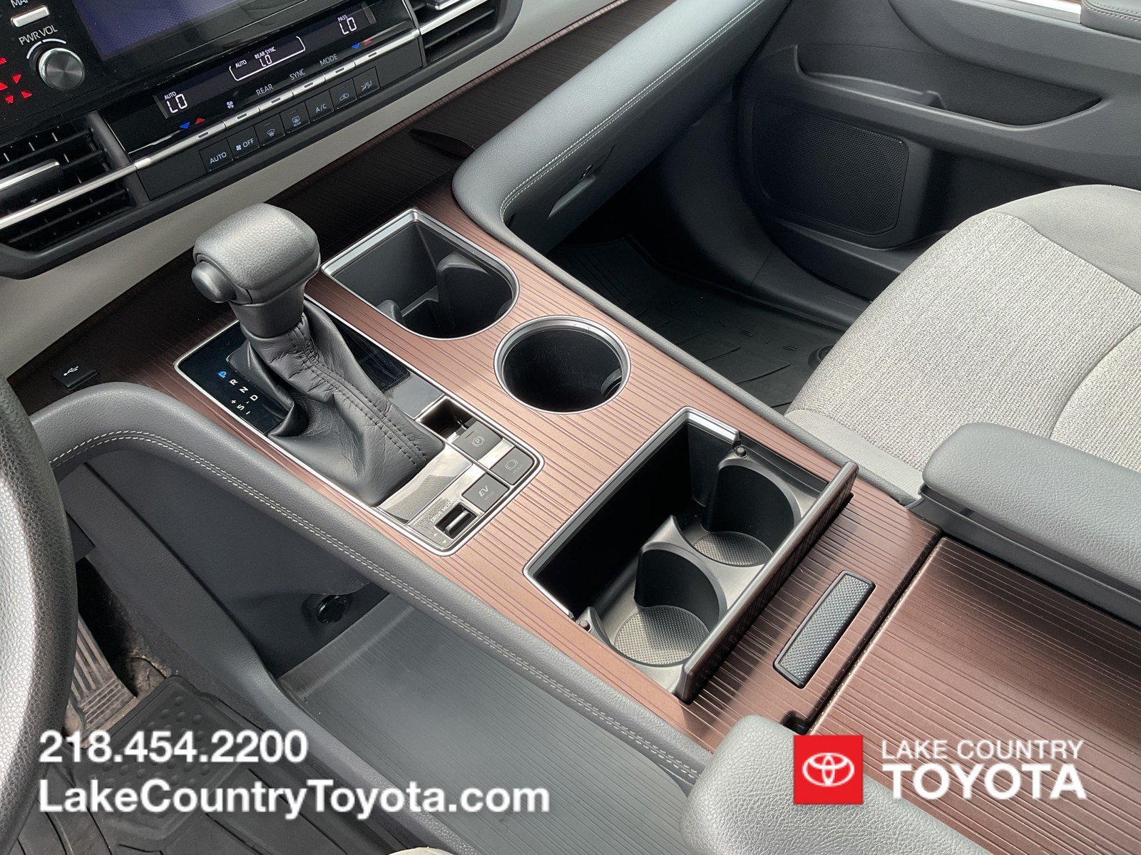 Used 2021 White Toyota LE image 30