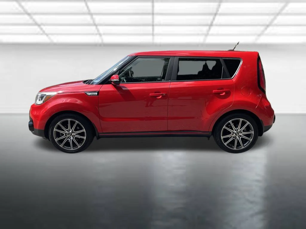 Used 2018 Red Kia Exclaim image 2