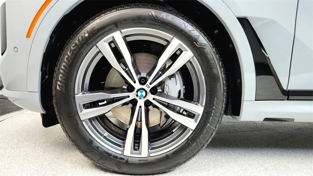 Used 2026 Brooklyn Grey Metallic BMW xDrive40i image 34