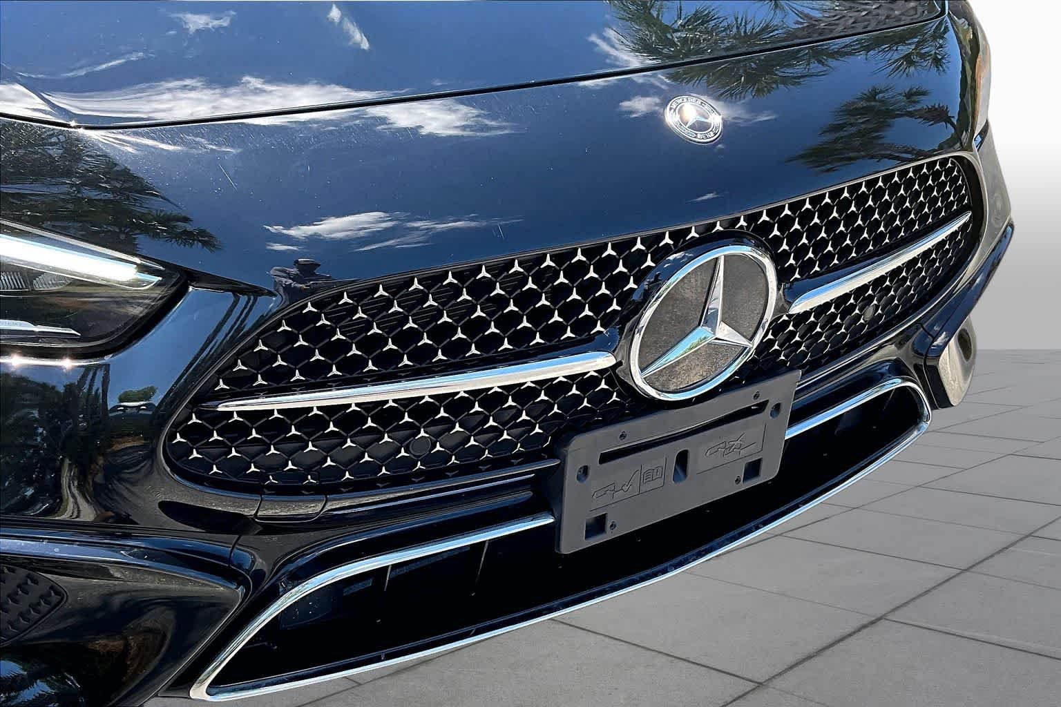 Used 2025 Black Mercedes-Benz CLE 300 image 27