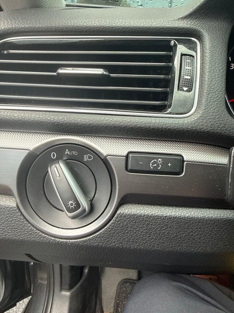 Used 2016 Gray Volkswagen 1.8T R-Line image 7
