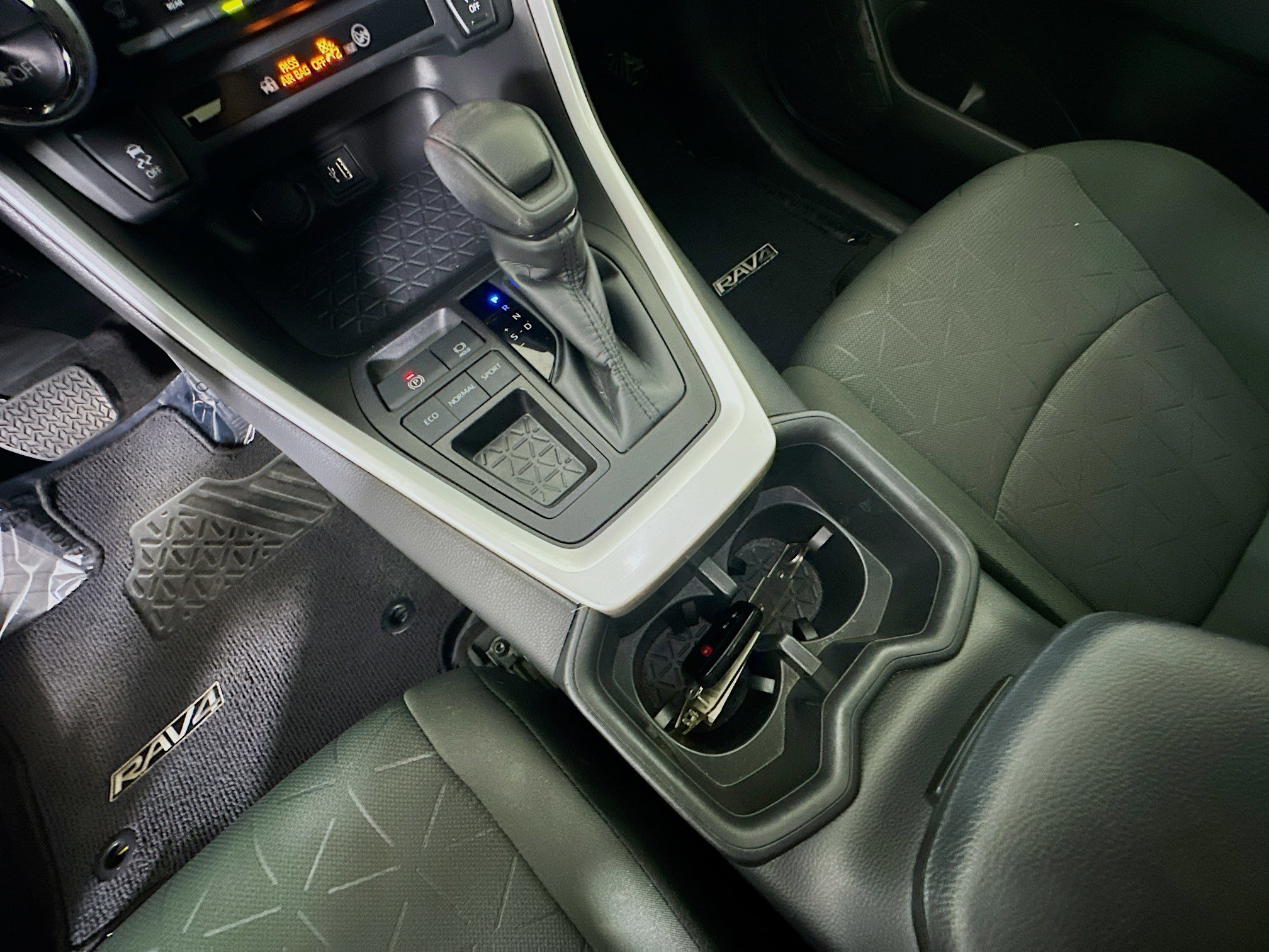 Used 2023 Ice Toyota XLE image 22