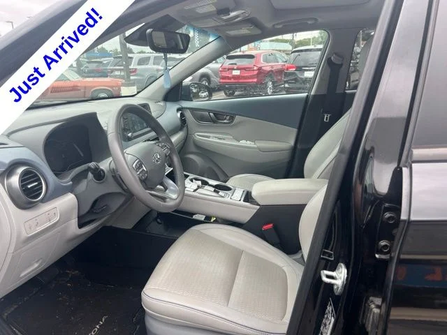 Used 2020 Black Hyundai Limited image 11