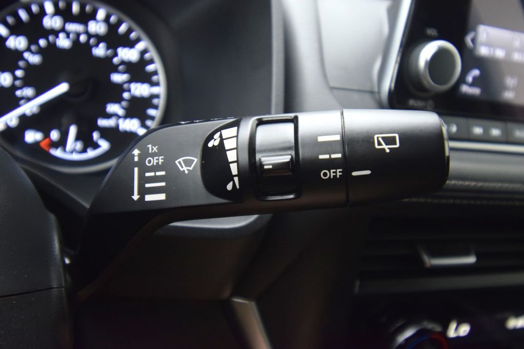 Used 2025 Everest White Pearl Nissan SV image 31