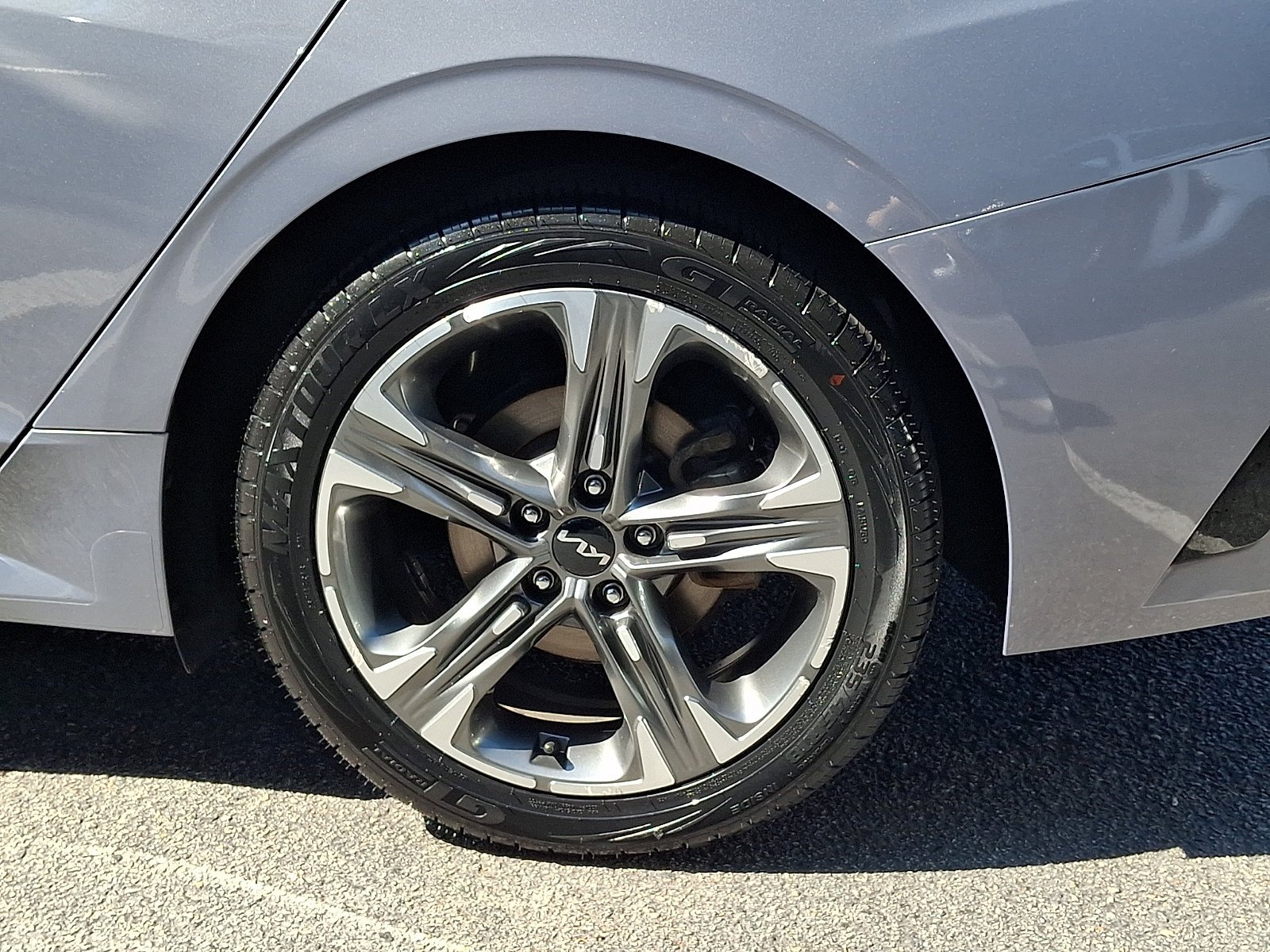 Used 2022 Everlasting Silver Kia LXS image 8