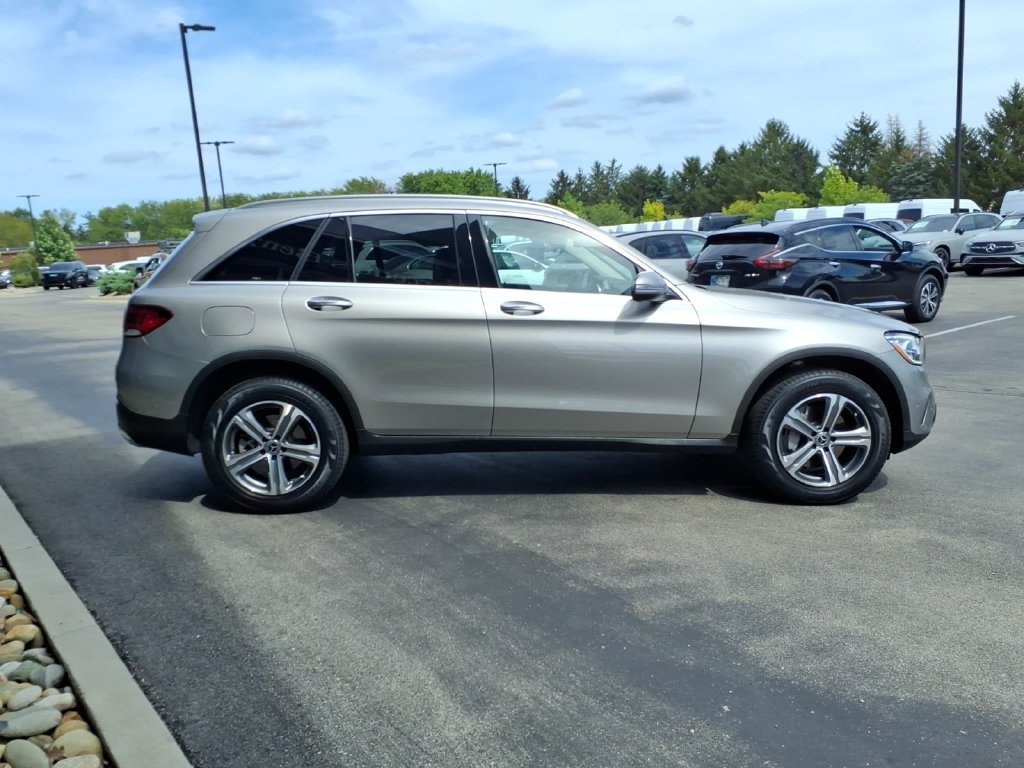Used 2022 Mojave Silver Metallic Mercedes-Benz GLC 300 image 8