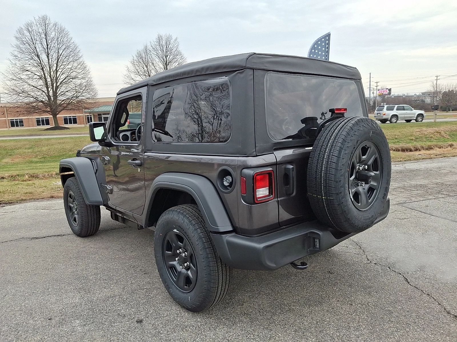 New 2026 Granite Crystal Metallic Clear-Coat Exterior Paint Jeep Sport image 6