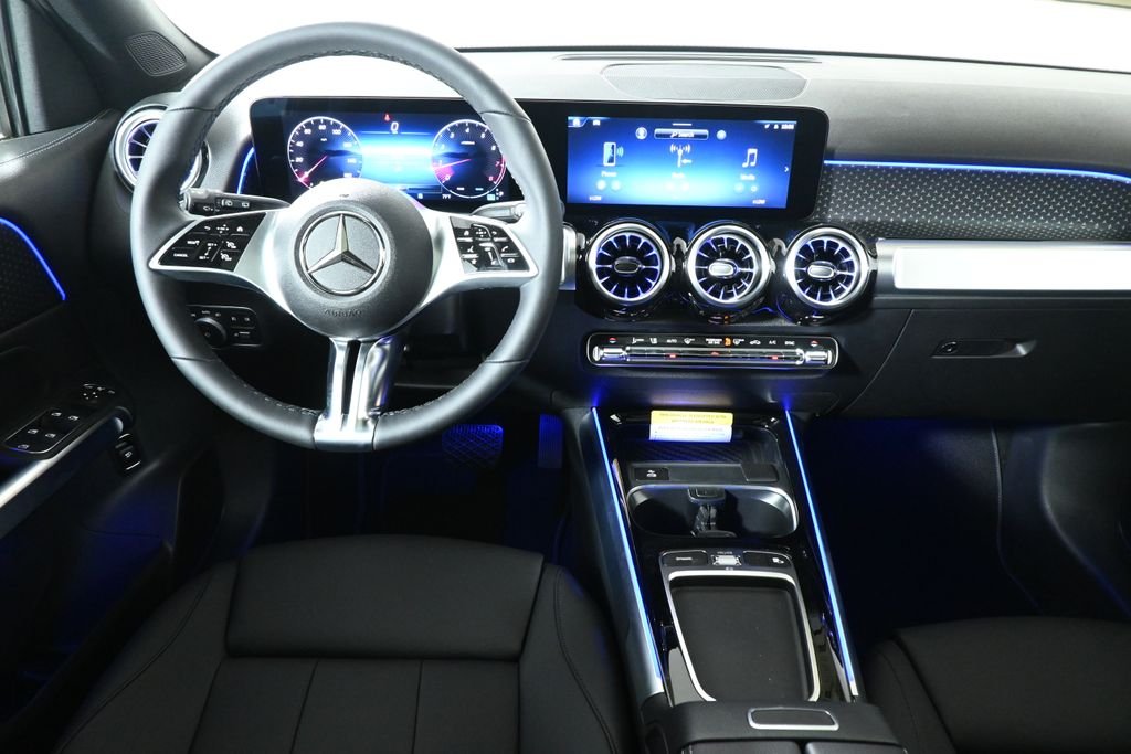 Used 2026 Polar White Mercedes-Benz GLB 250 image 16