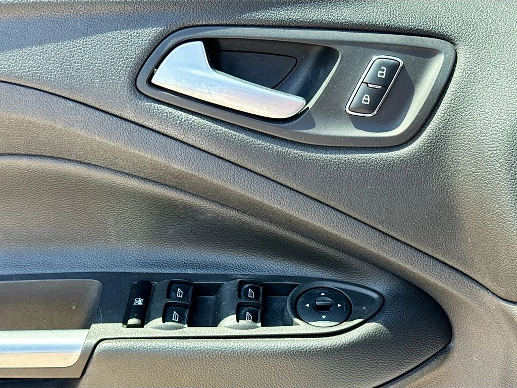 Used 2013 White Ford SE image 18