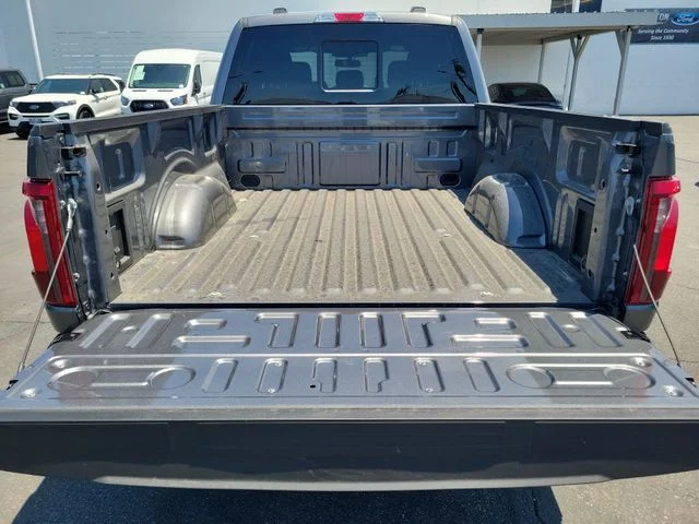 New 2026 Carbonized Gray Metallic Ford XLT image 8