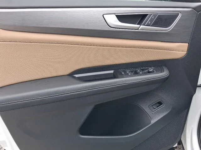 2026 Volkswagen Atlas Cross Sport SE w/Tech - Photo 10