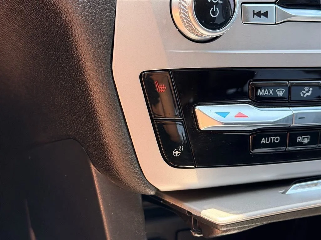 Used 2023 Silver Ford XLT image 25