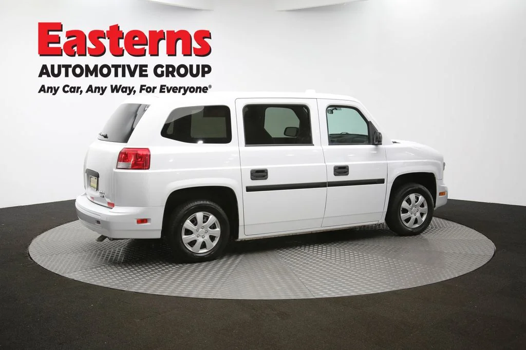 Used 2014 White VPG Taxi image 38