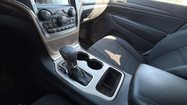 Used 2016 Silver Jeep Laredo image 14