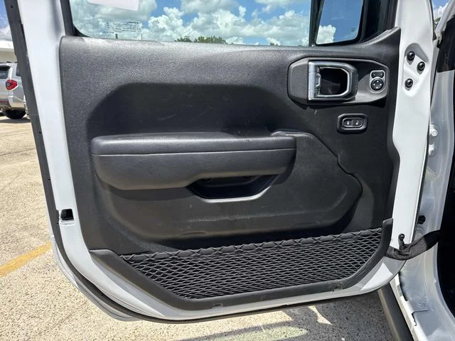 Used 2025 White Jeep Rubicon image 31