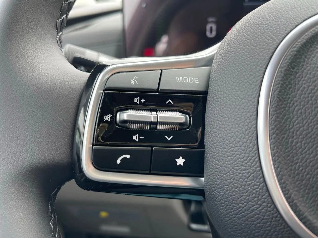 New 2026 White Kia LXS image 23