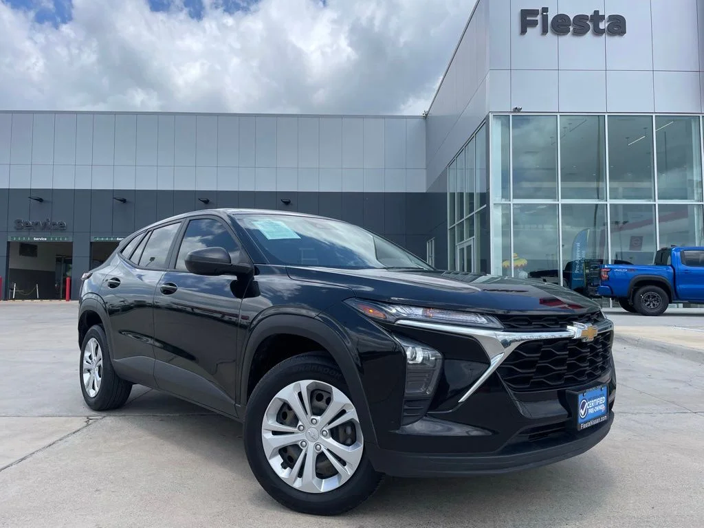 2024 Chevrolet Trax LS's photo