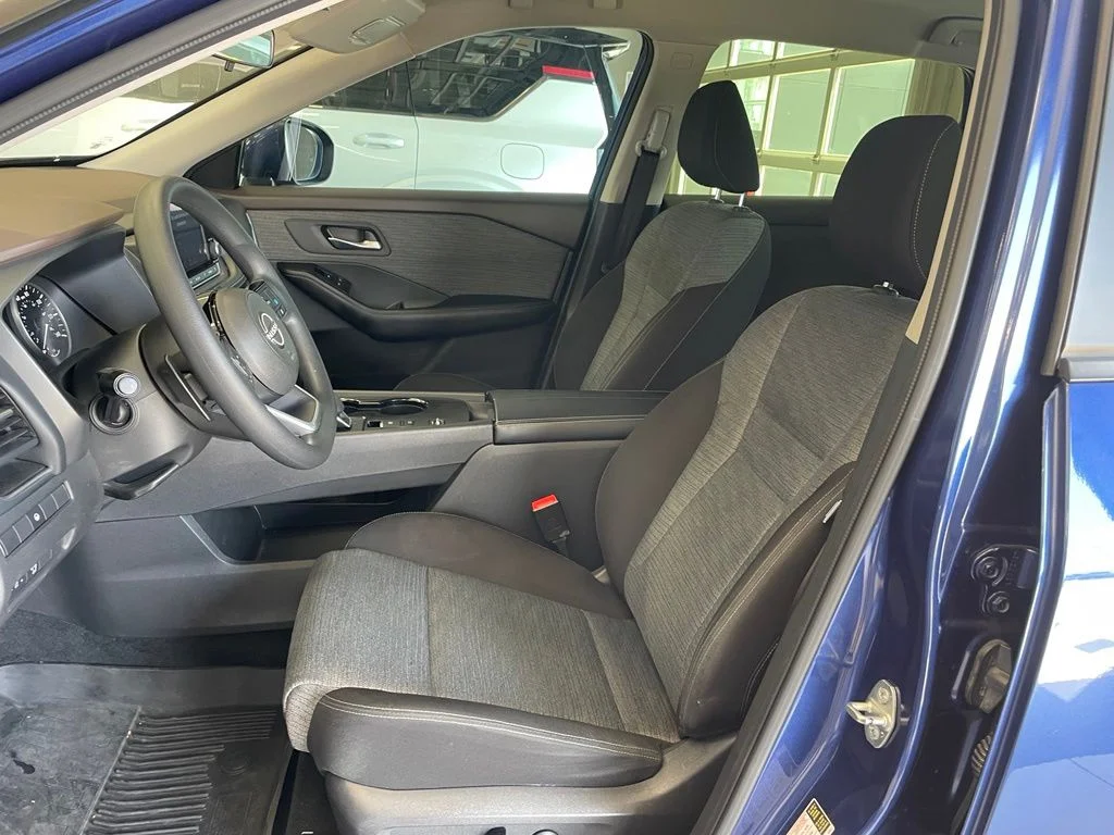 Used 2023 Blue Nissan SV image 9