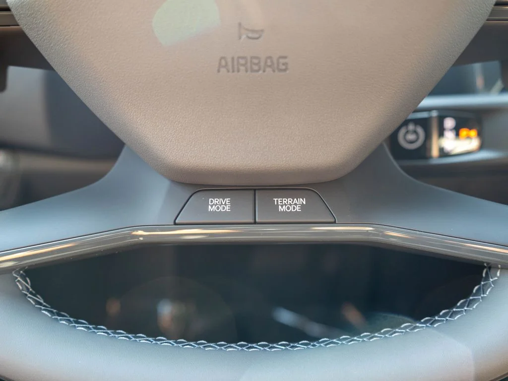 New 2026 Wolf Gray Kia Land AWD image 26