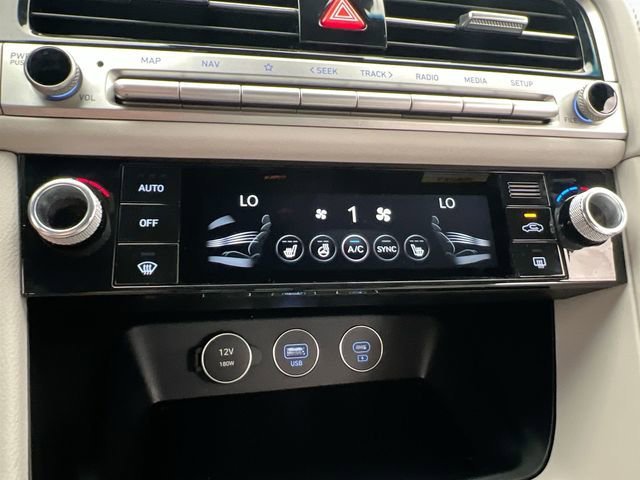 2024 GENESIS G70 Standard - Photo 25