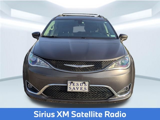 Used 2020 Gray Chrysler Touring L image 5