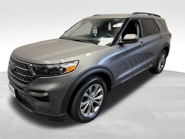 2023 Ford Explorer XLT 4WD's photo