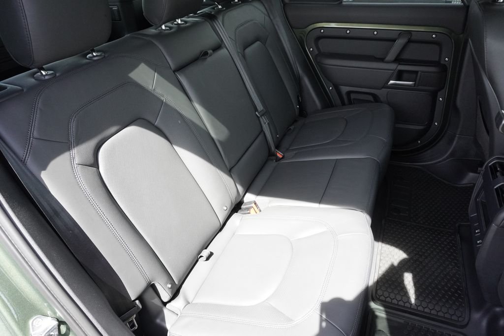 New 2026 Woolstone Green Land Rover S image 27