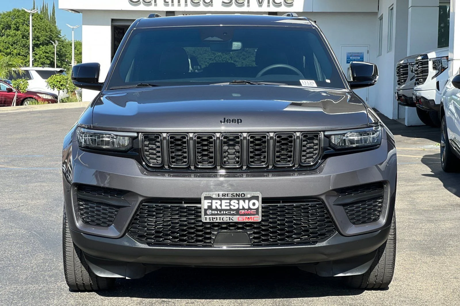 Used 2023 Gray Jeep Altitude 4x4 image 9