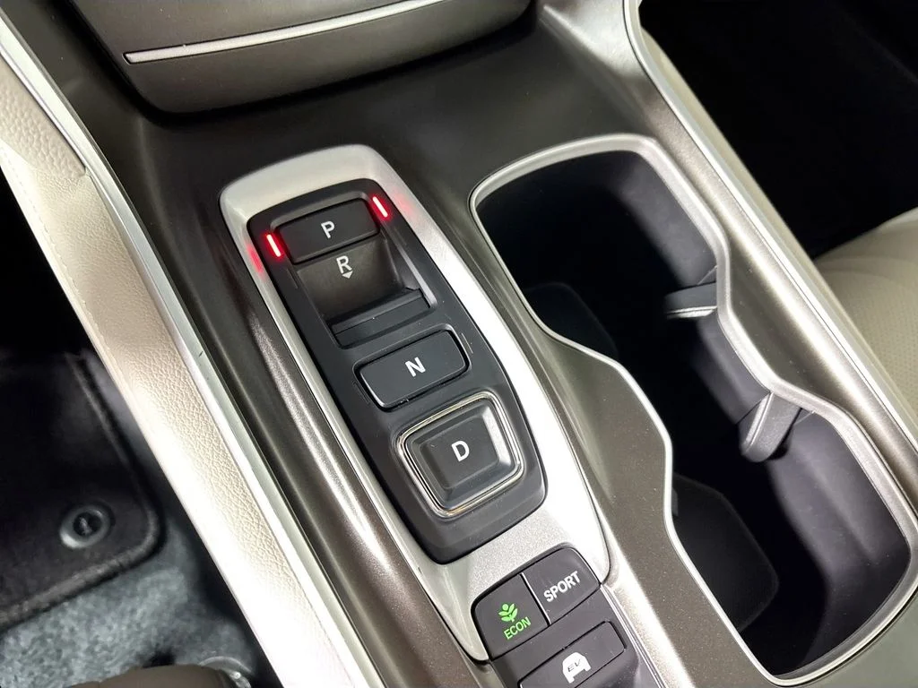 Used 2019 Gold Honda Touring image 18