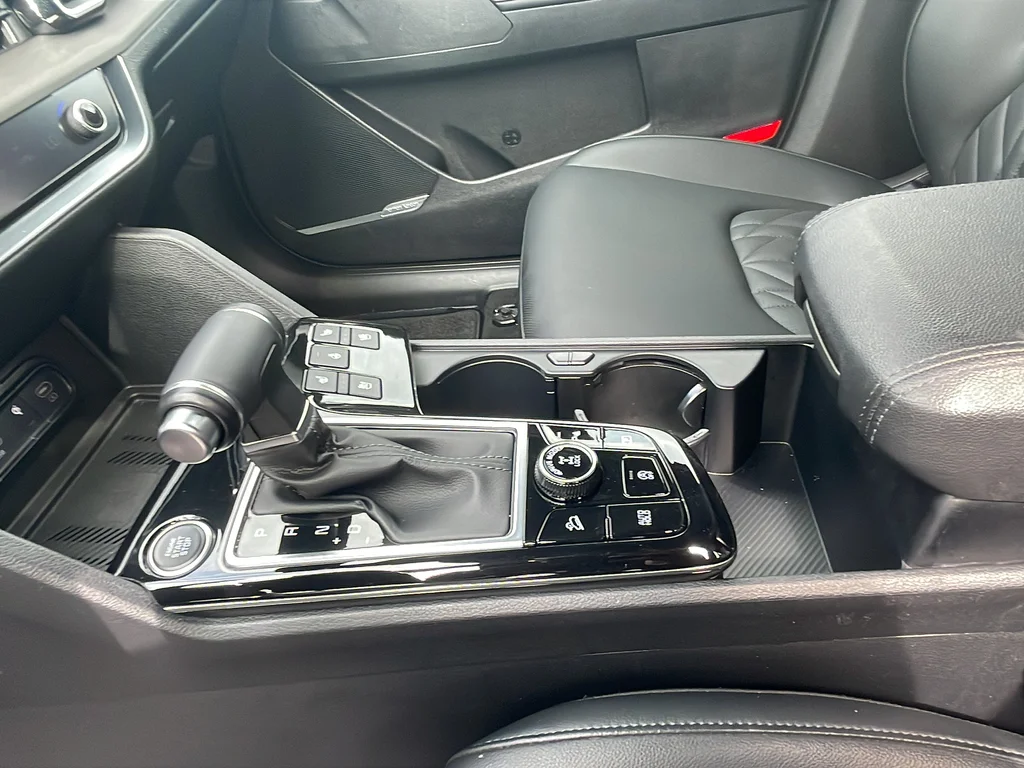 Used 2023 Black Kia X-Pro Prestige image 22
