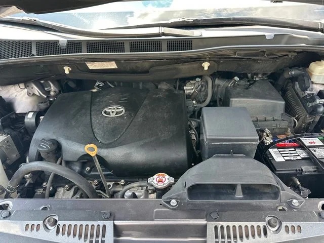 Used 2019 Gray Toyota XLE image 26