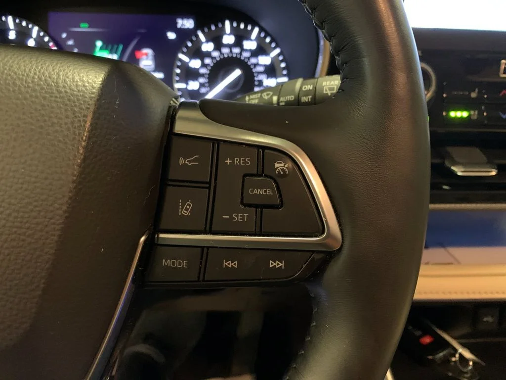 Used 2020 Red Toyota Platinum image 33