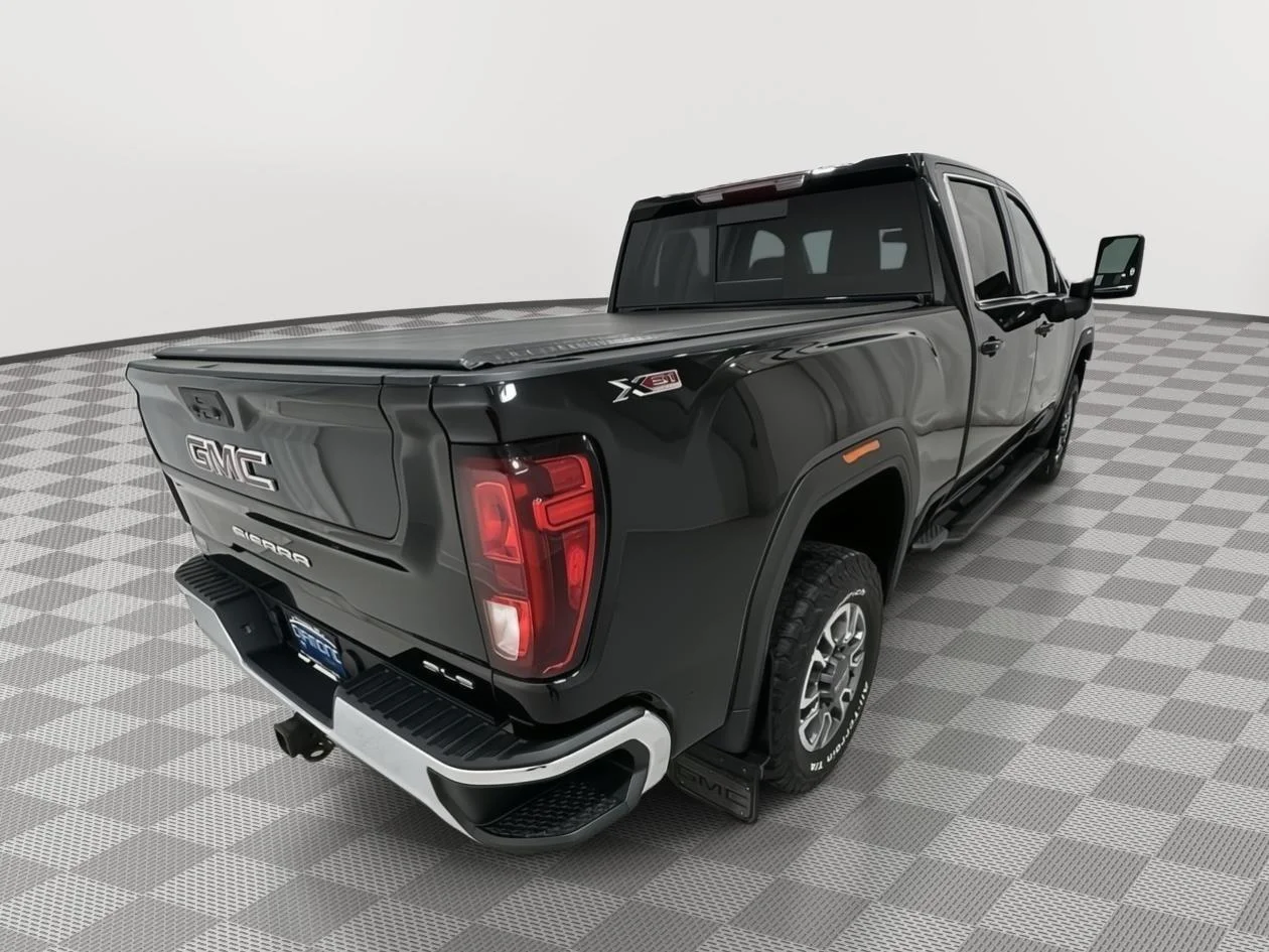 Used 2022 EBONY TWILIGHT METALLIC GMC SLE image 5
