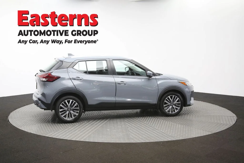 Used 2021 Gray Nissan SV image 43