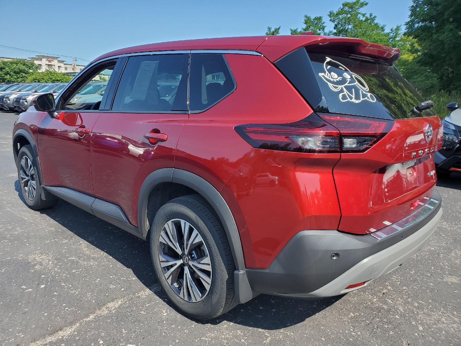 Used 2021 Scarlet Ember Tintcoat Nissan SV image 3