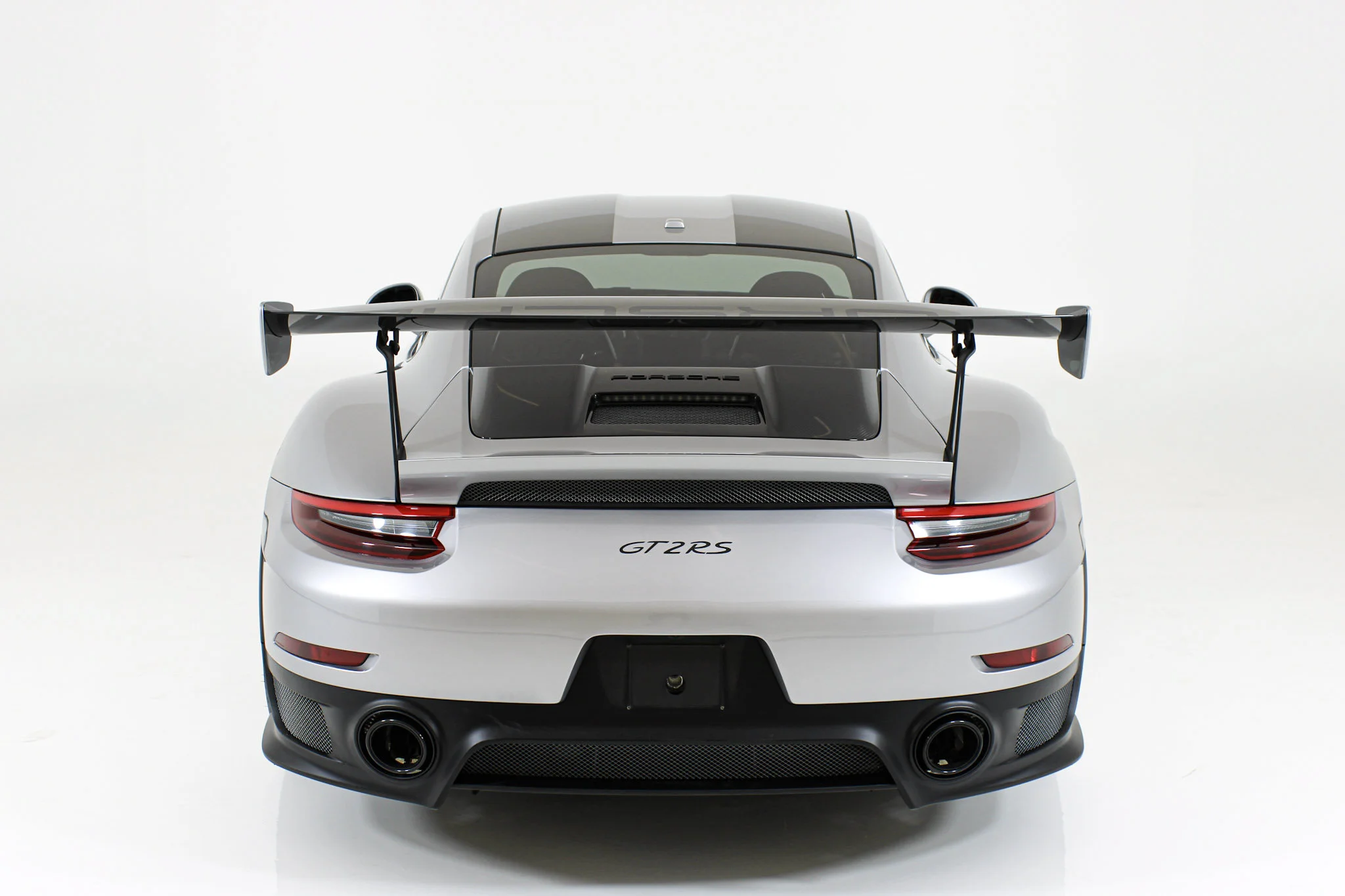 Used 2018 Silver Porsche GT2 RS Coupe image 23