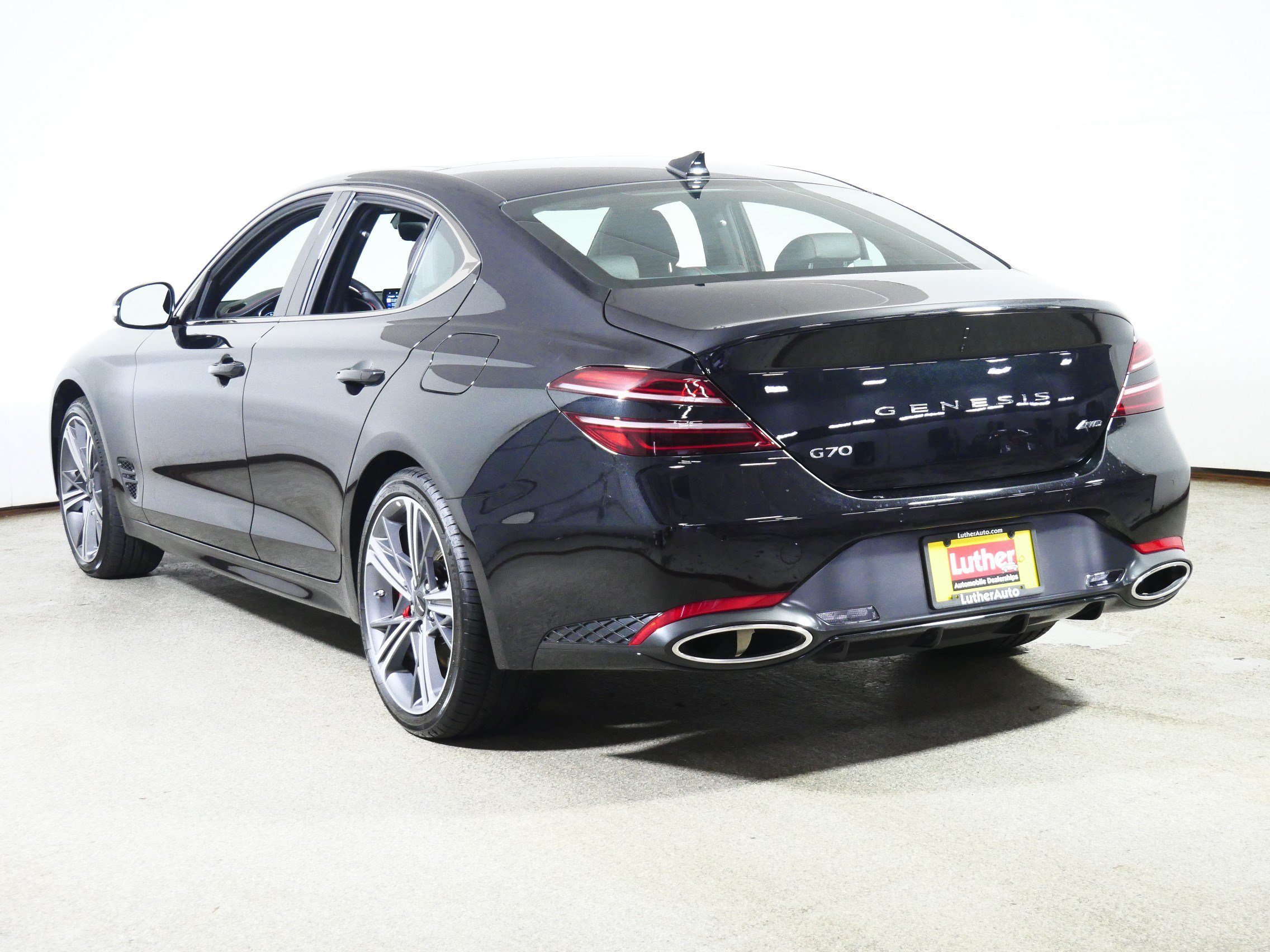 Certified Used 2025 Vik Black Genesis 2.5T image 5