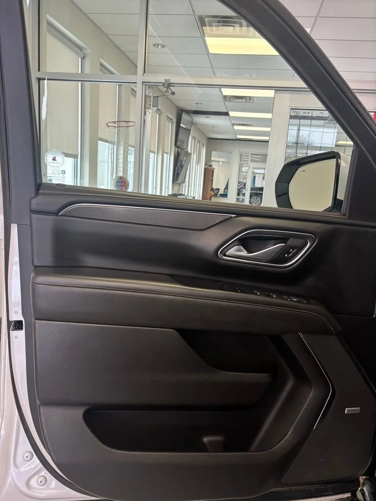 2022 GMC Yukon AT4 - Photo 9