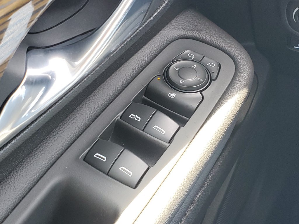 Used 2021 Summit White GMC SLE image 17