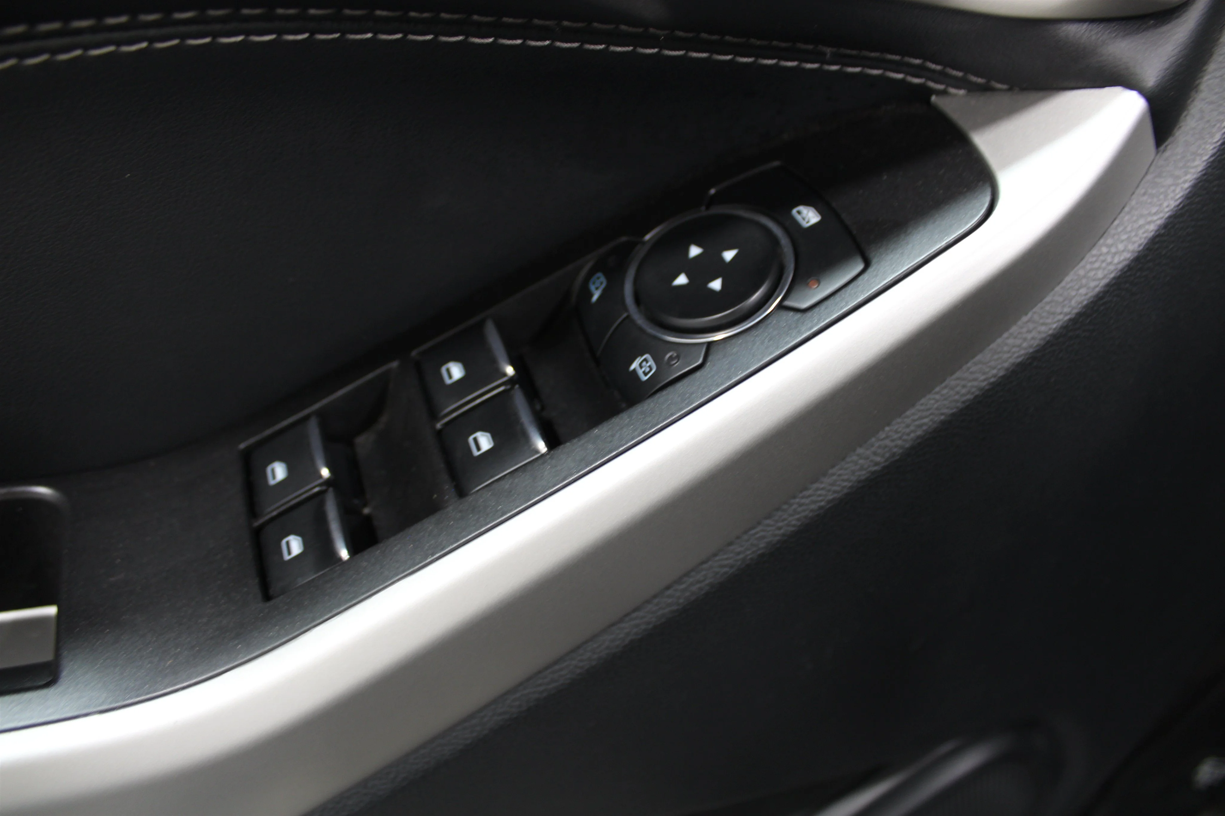 2023 Ford Explorer XLT - Photo 7