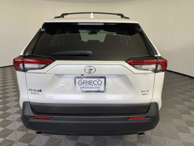 Used 2025 Beige Toyota XLE Premium image 7