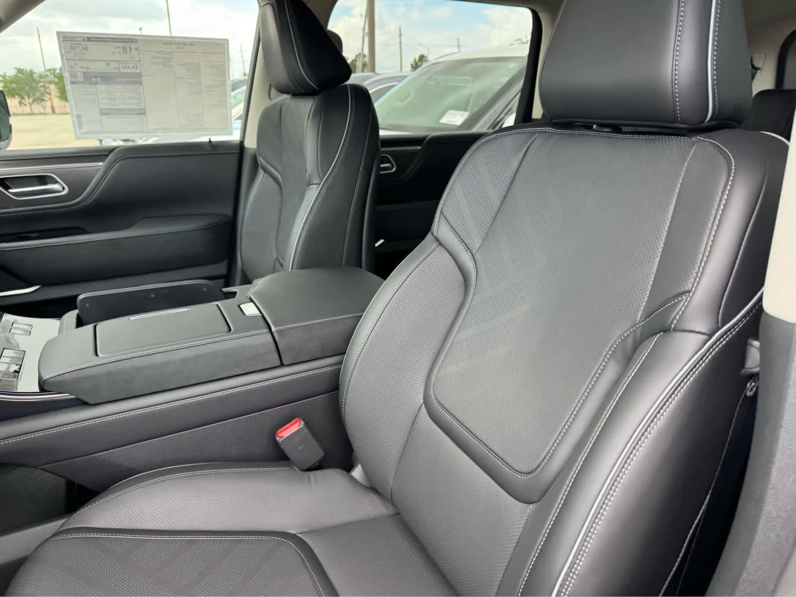 Certified Used 2026 Dynamic Metal INFINITI LUXE image 12