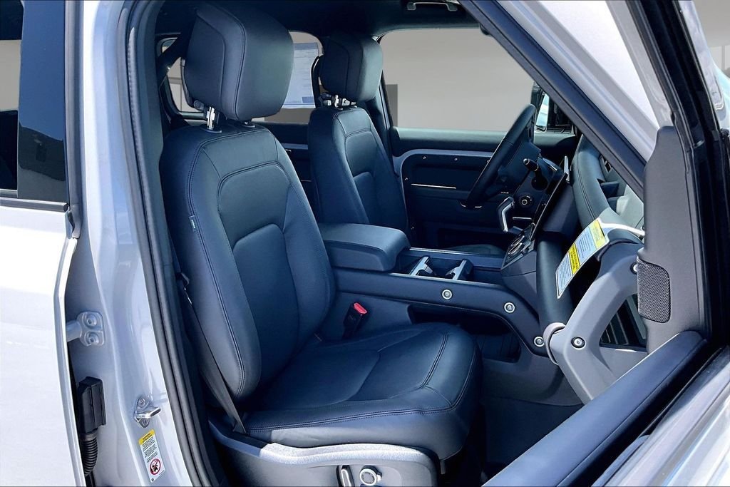 New 2026 Borasco Grey LAND ROVER X-Dynamic SE image 12