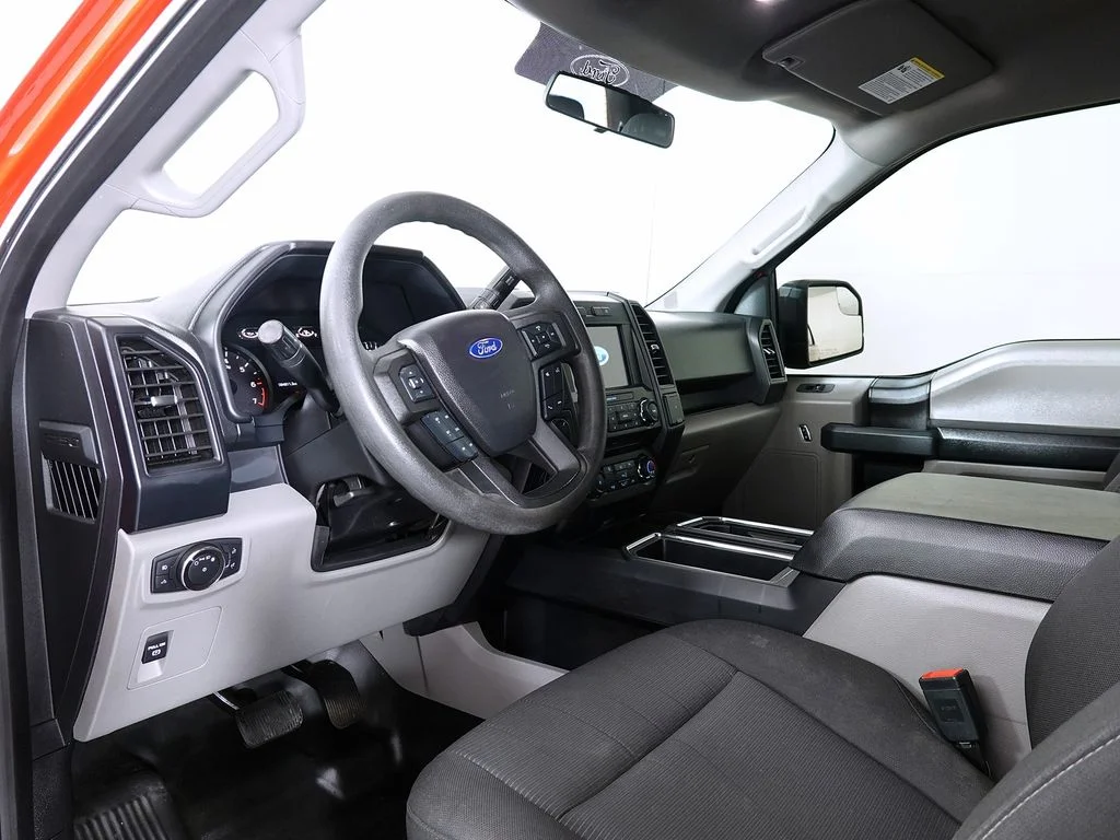 Used 2018 Red Ford XL image 9